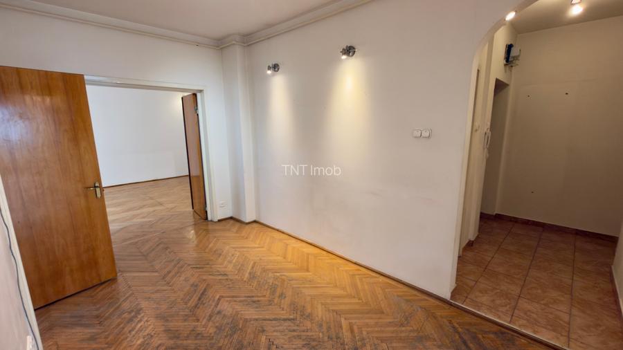 Apartament 4 camere Victoriei, centrala proprie, boxa, garaj, comision 0 ! - 36