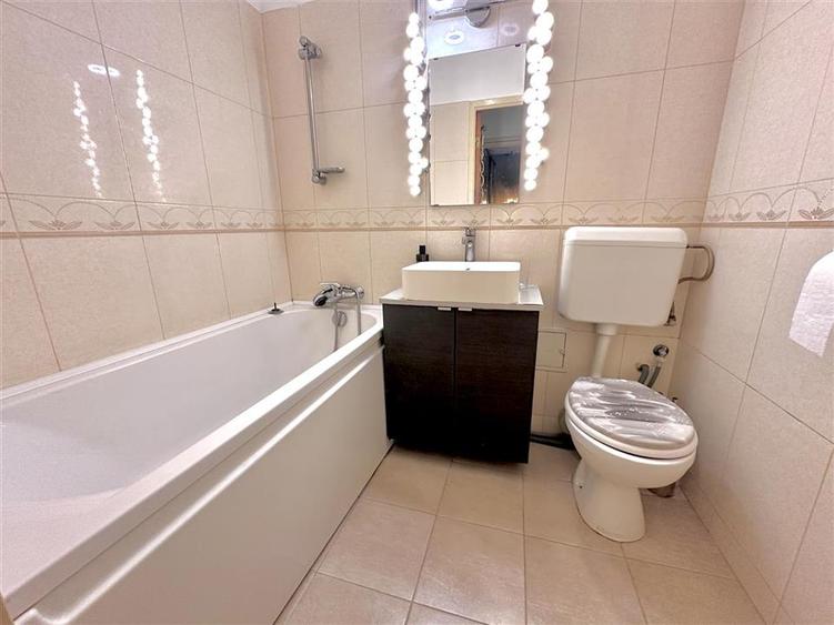 Vanzare apartament cu 3 camere Iz.Muresului