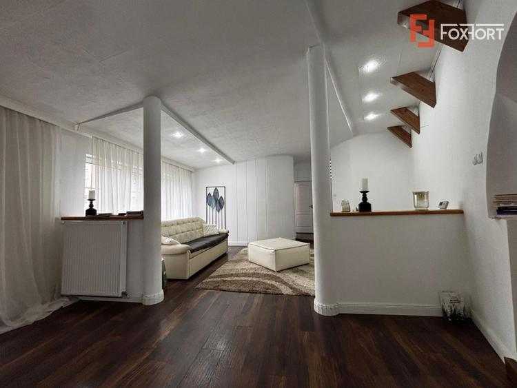 194 mp apartament de lux + 195 mp curte individuala, zona Centrala, Arad