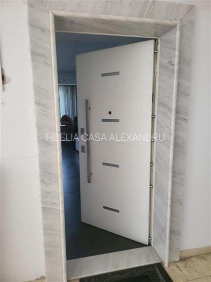 Apartament 3 camere  de vanzare  Lunca Cetatuii, - 6