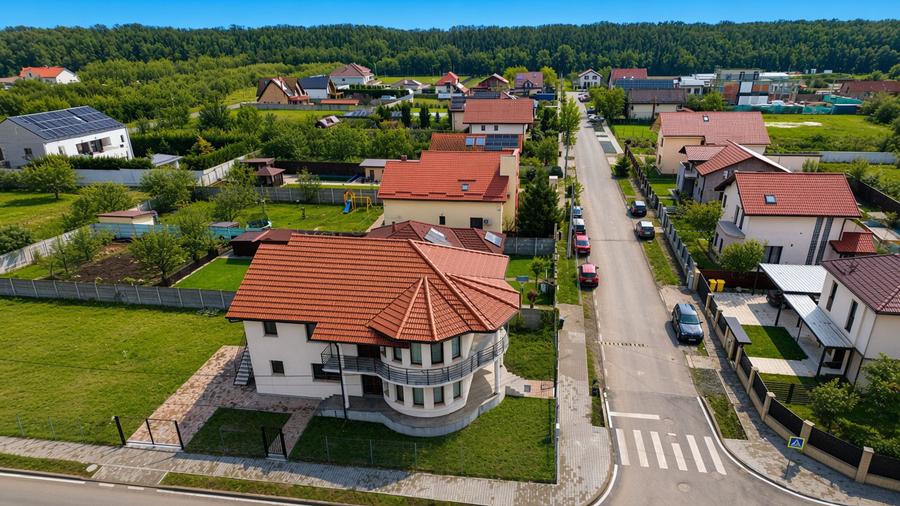 Casă spațioasă în Dumbrăvița | 260 mp utili | Teren 930 mp