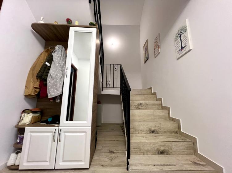 Vila individuala cu 6 camere de vanzare in Horpaz - Miroslava