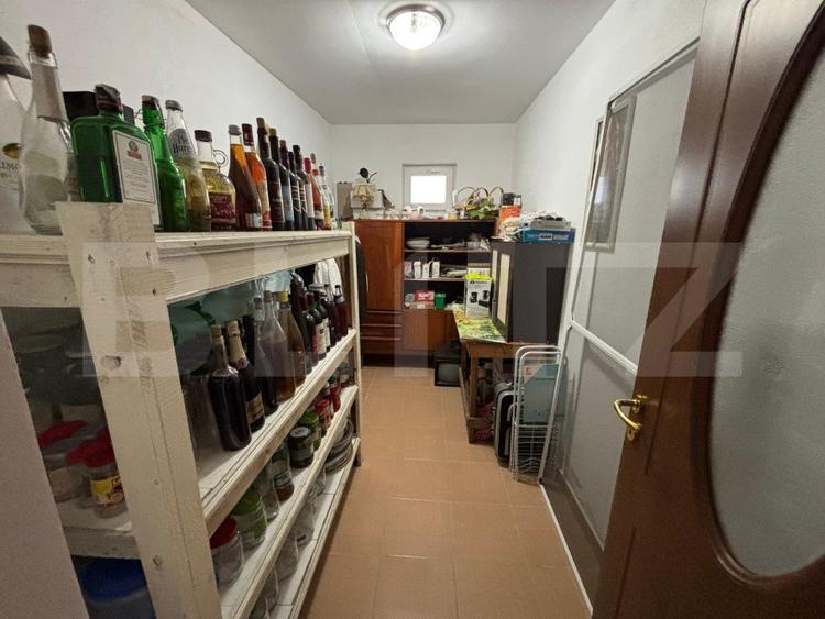 Casa de vanzare, cu 4 camere, 180 mp, zona Aninoasa