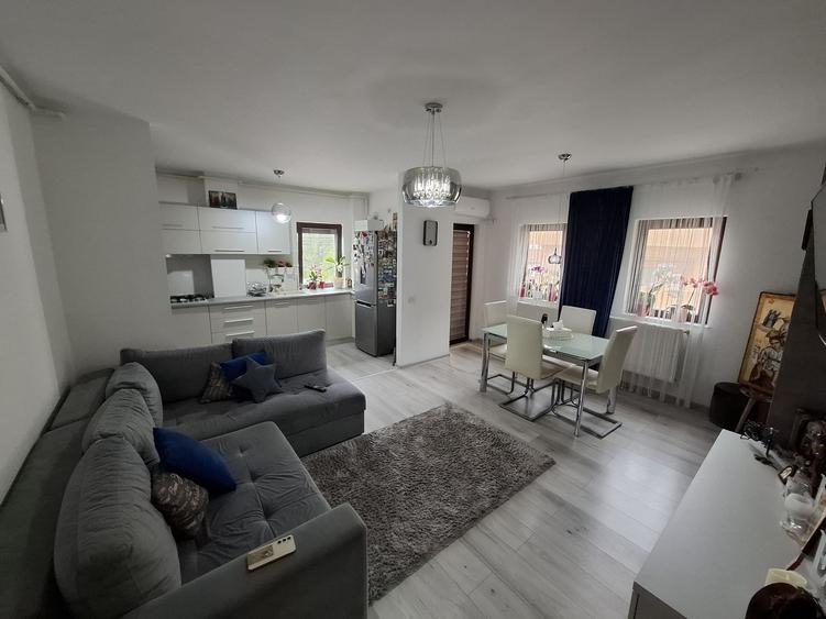 Apartament 3 camere, balcon și loc de parcare în bloc nou Km4