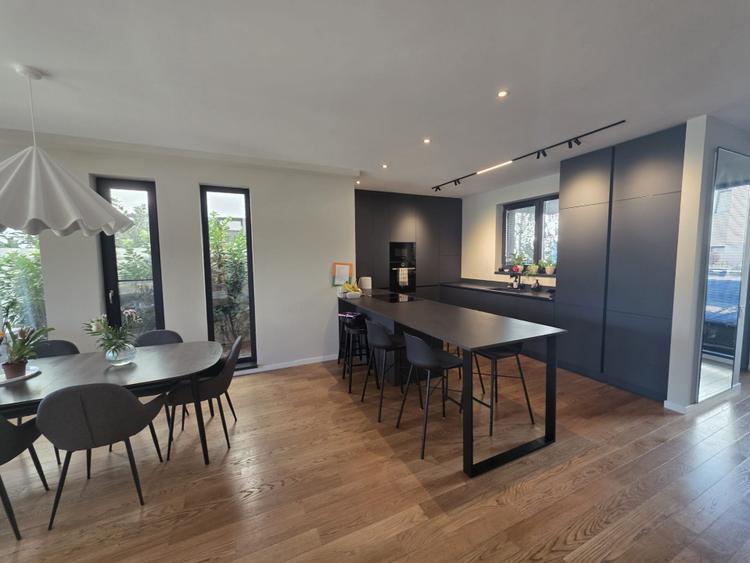 SUPER OFERTA! PIPERA VILA ELEGANTA IN COMPLEX FINISAJE LUX