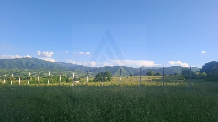 Teren intravilan 809 mp cu deschidere 14 m în Tropinii Noi