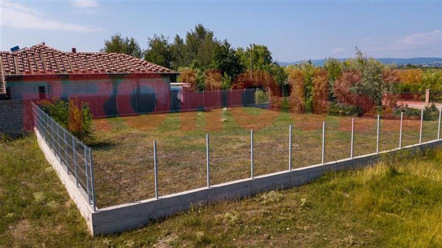Persoana fizica - teren 1.000mp - Serbanesti - cu lac amenajat