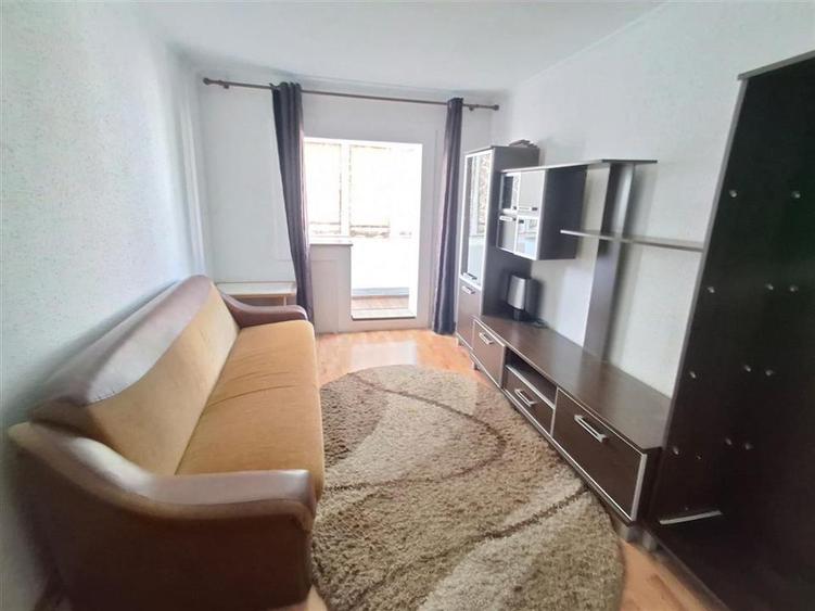 Apartament 2 camere decomandat zona Valea Aurie