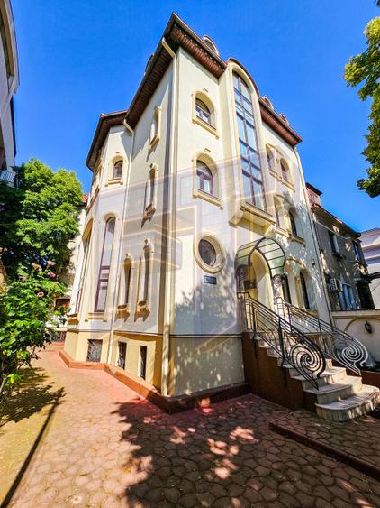 Vanzare casă/vila care refuză trecerea timpului - Zona Capitale