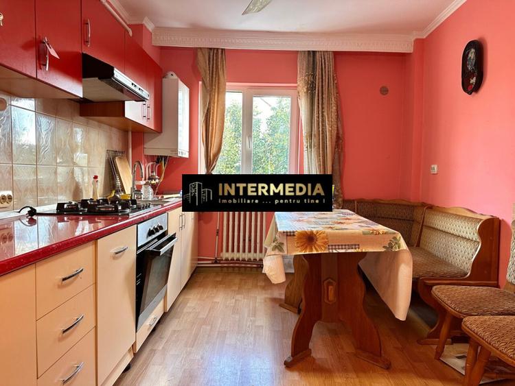 Vanzare Apartament 4 camere Deco CETATE Mercur 2 bai 90 mp cu balcon si pod