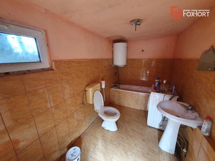 Casa de vanzare cu 3 camere si teren de 1008 mp - Deta