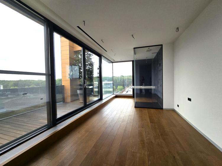 Penthouse nou langa Stejarii Country Club