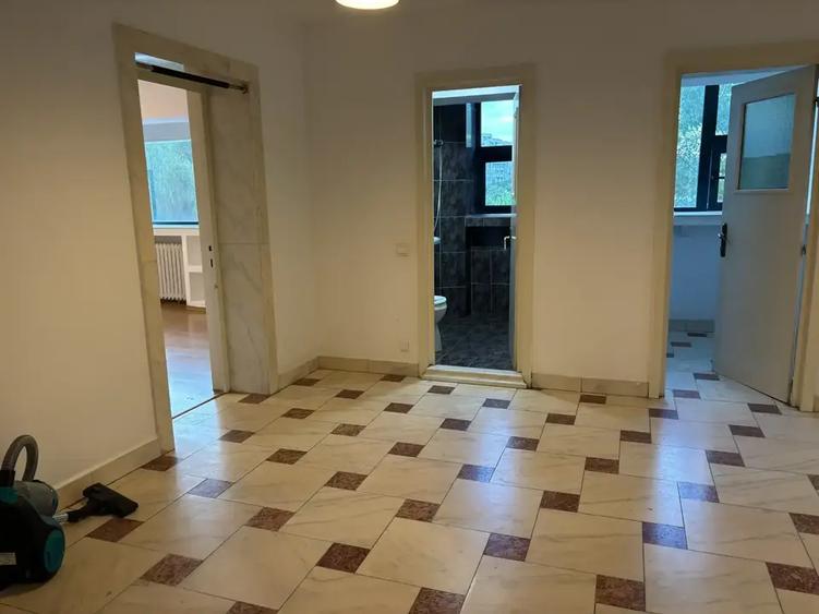 Apartament 2 camere 70 mp Rond Alba Iulia Pretabil Birouri Nemobilat