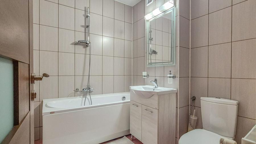 Apartament Spațios de 2 Camere | Zona Răcădău | 2 Băi | Loc de Parcare