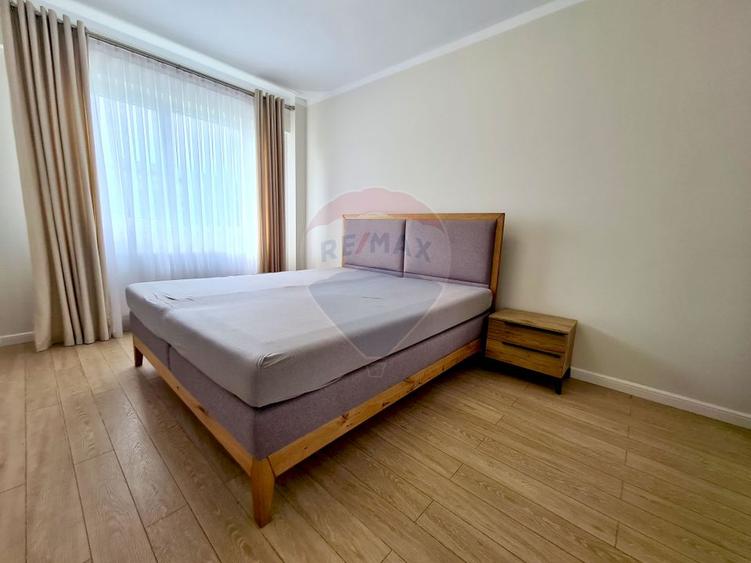 Apartament 2 camere, etaj 1, mobilat premium, parcare în curte