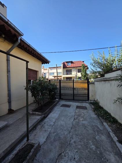 Casa de vanzare zona Colentina (aproape Sectia 28 Politie)