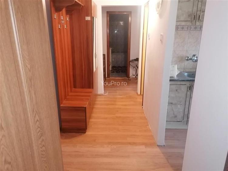 Decomandat Spatios cu Centrala zona Vladeasa - 12