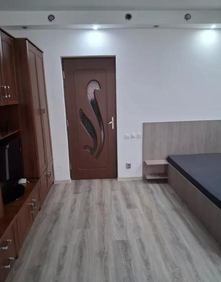 Garsoniera Dristor/Metrou la scara