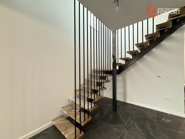 Duplex cu 4 camere de vanzare in localitatea Covaci