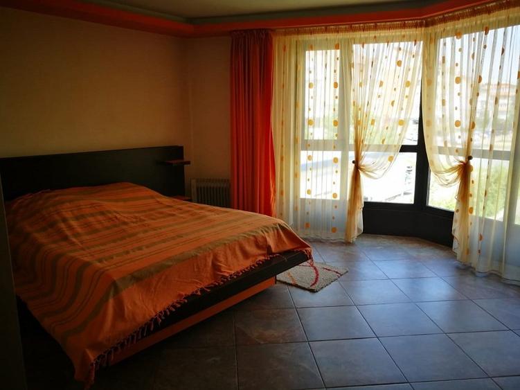 Vila D+P+E+M, in oras