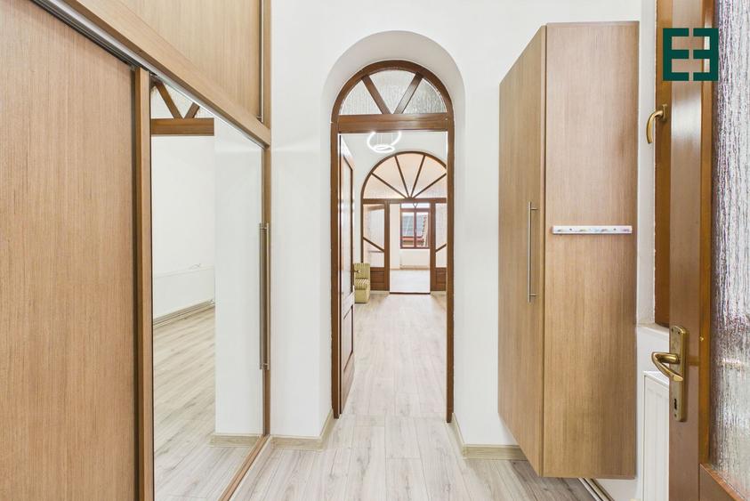 Apartament cu 2 camere etaj 1 - Zonă Centrală - Arad
