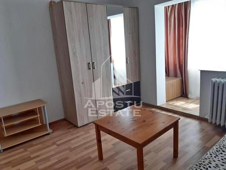 Apartament cu 1 camera decomandat  situat in zona Buziasului