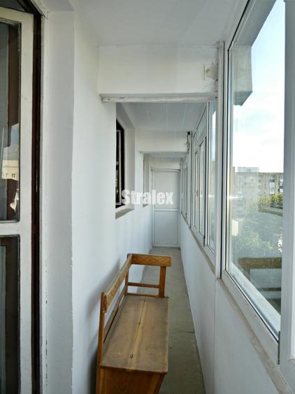 Apartament 3 camere bloc reabilitat aproape de metroul Raul Doamnei