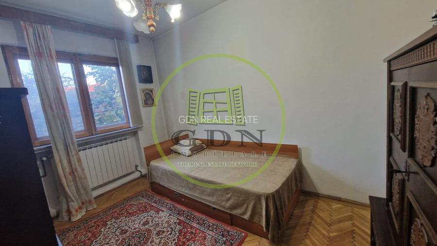 Casa cu 5 camere, 200mp, Centru - 11