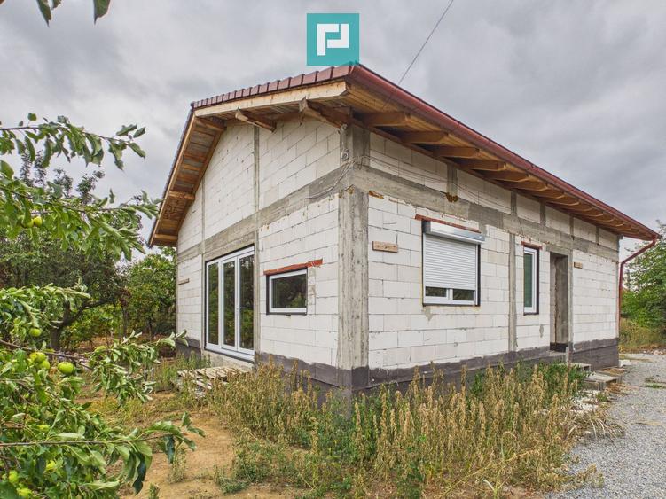 Casă nouă cu 3 camere, în localitatea Miniș, Arad