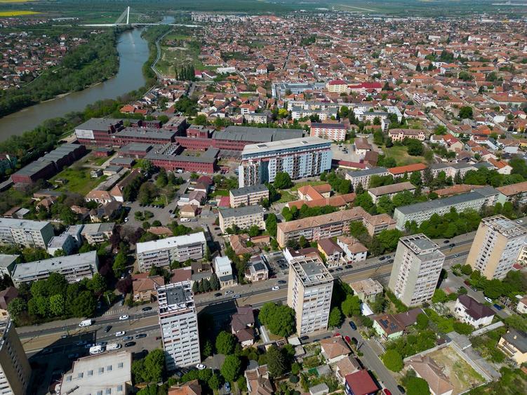 Teren intravilan 705mp, Calea Romanilor - Arad