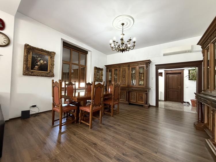 Casa individuala 4 camere, 220 mp utili, 400 mp teren, renovat integral -Sagului
