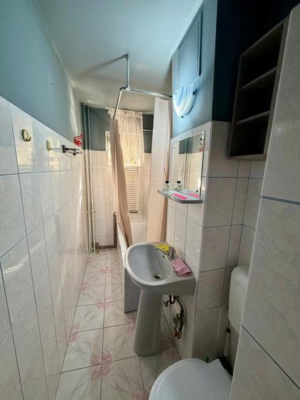 Apartament de vanzare cu 2 camere- renovat- zona Tipografilor