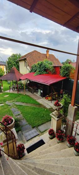 Casa + curte | Campulung Muscel | Central | 5 camere | teren 235 mp