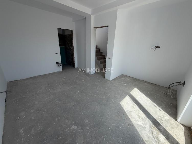 CASA DUPLEX, TOATE UTILITATILE, STRADA ASFALTATA, COMISION 0% - 15