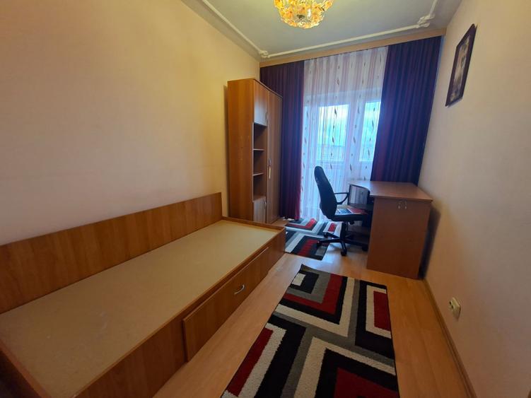 Apartament 3 camere decomandat, zona Pacurari