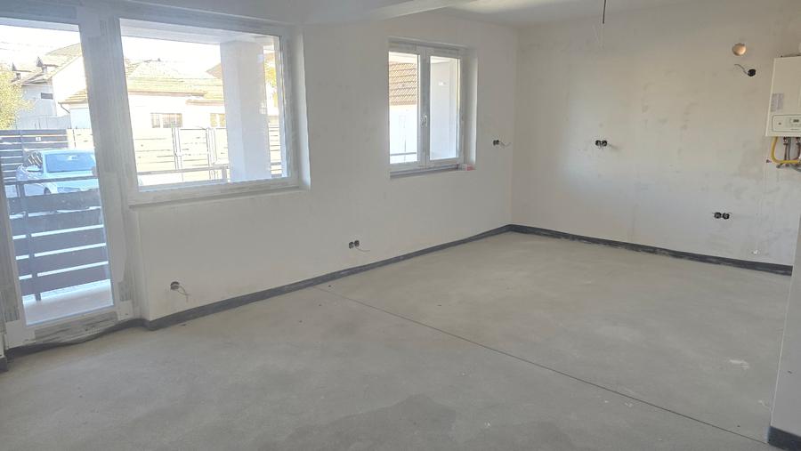 Vand apartament 3 camere decomandat in Deva, zona 22 Decembrie, parter, bloc nou