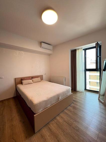 Apartament cu 4 camere de închiriat