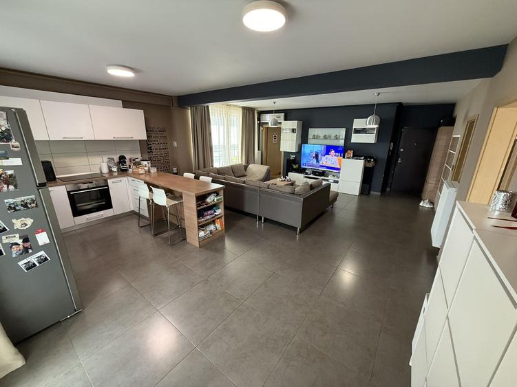 0%! Apartament cu 3 camere, 79mp + balcon de 36mp + Pod, zona Soarelui