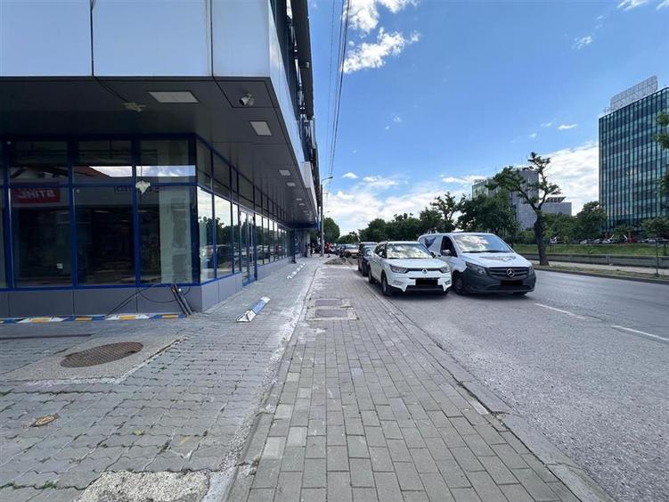Spatii comerciale vitrate parter, centru Iasi, de la 440mp la 880mp
