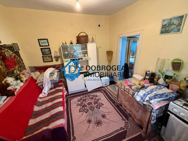 Caslita - teren 513 mp, pomi fructiferi, casa 2 camere