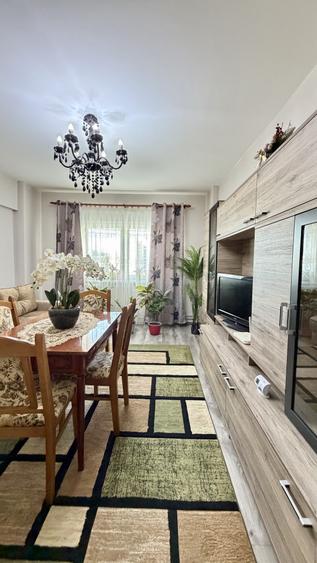 Apartament cu 4 camere,2bai,etaj intermediar,Manastur zona Piața Flora