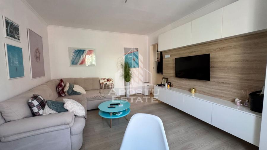 Apartament 2 camere renovat modern,, etaj 2/4 , zona Dacia
