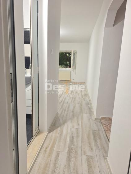 Apartament de vânzare, Comănești, Bc, Ideal pentru locuință sau spatiu comercial
