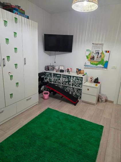 Proprietar vand apartament 3 camere  - 2