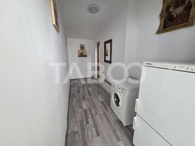 Casa de inchiriat 4 dormitoare living spatios baie prima inchiriere