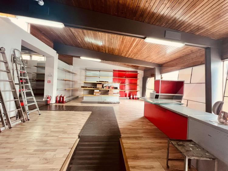 Showroom de inchiriat, 360 mp, zona Semi-centrala - 2