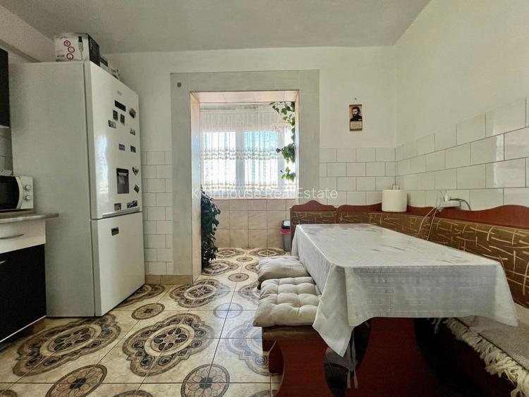 Apartament luminos 3 camere, 2 băi, parcare - 13