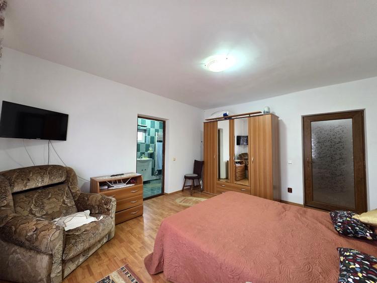 Casa cu 3 camere si garaj - teren 1180 MP - Oituz, jud. Constanta