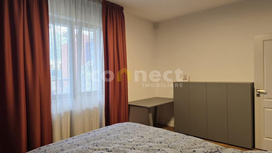 Apartament de închiriat | 4 camere, 2 băi | Central, zona UMF