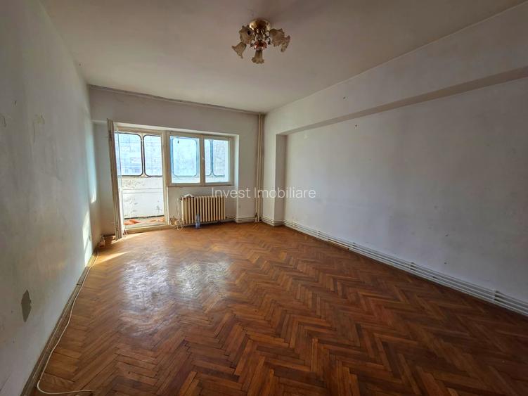 APARTAMENT 3 CAMERE-DECOMANDAT-ETAJ 1 - 4